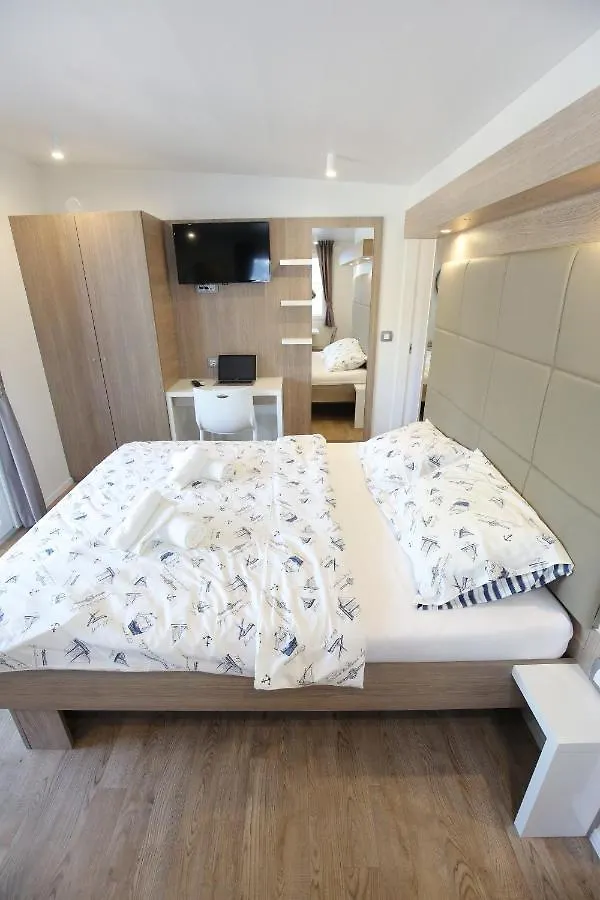 *** Village de vacances Mobile Homes & Bungalows Ljutic Biograd Na Moru Croatie