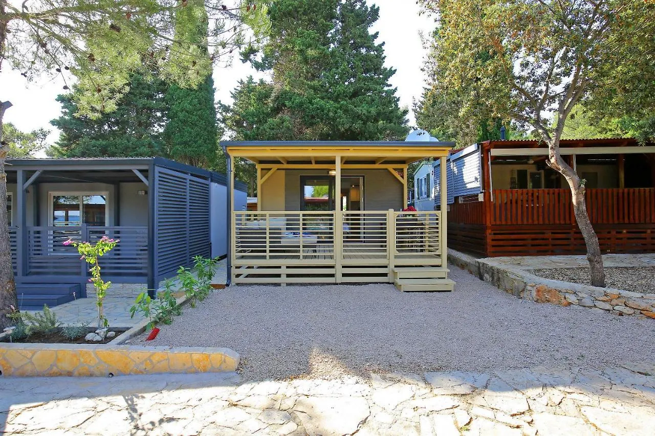 Vakantiepark Mobile Homes & Bungalows Ljutic Biograd Na Moru