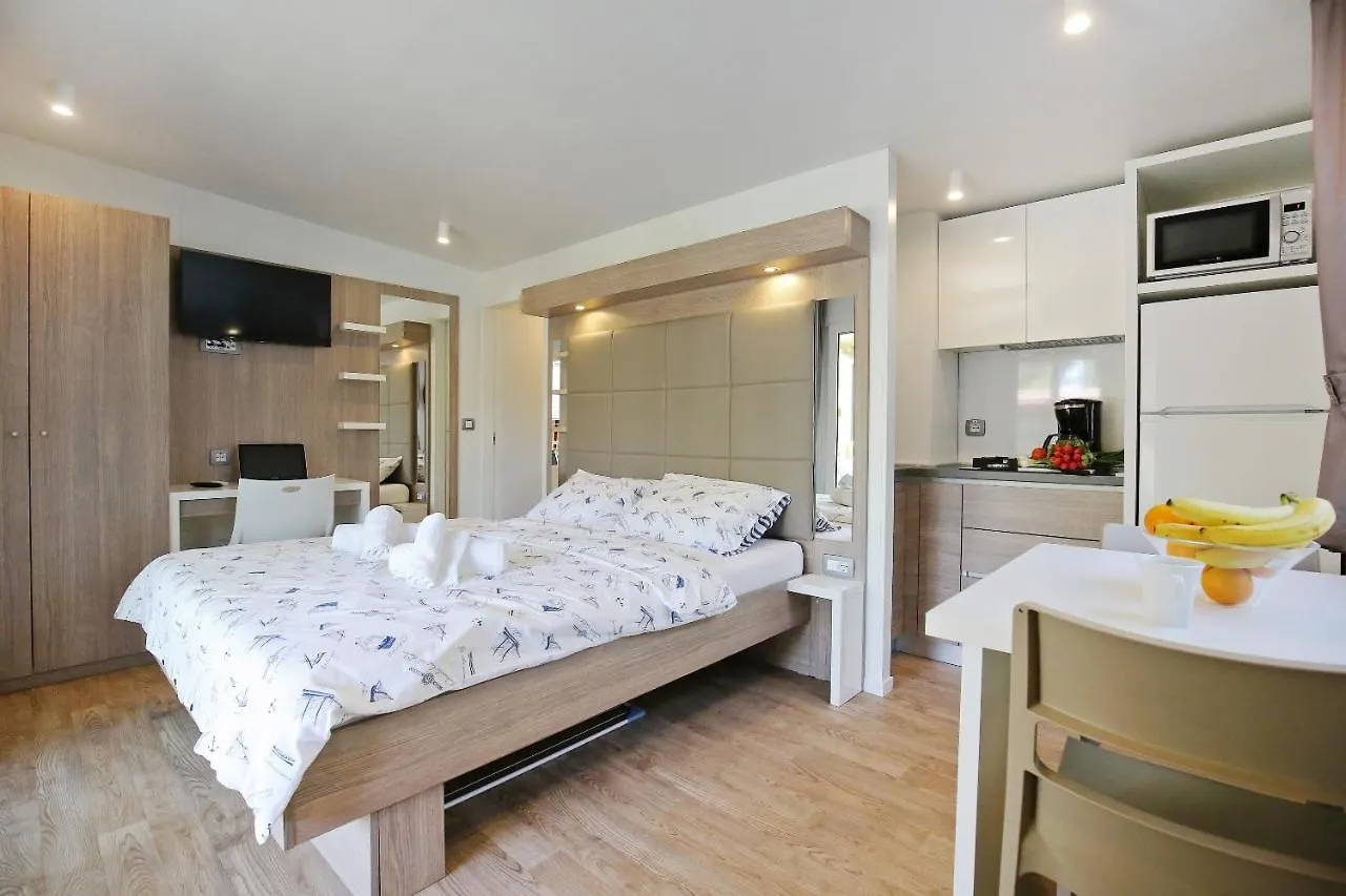 Mobile Homes & Bungalows Ljutic Biograd Na Moru Croatia
