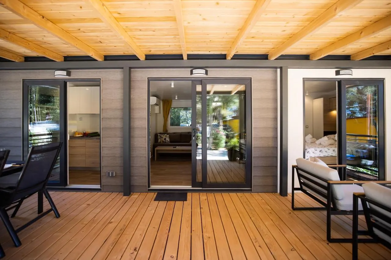 Mobile Homes & Bungalows Ljutic ビオグラード・ナ・モル ホリデーパーク