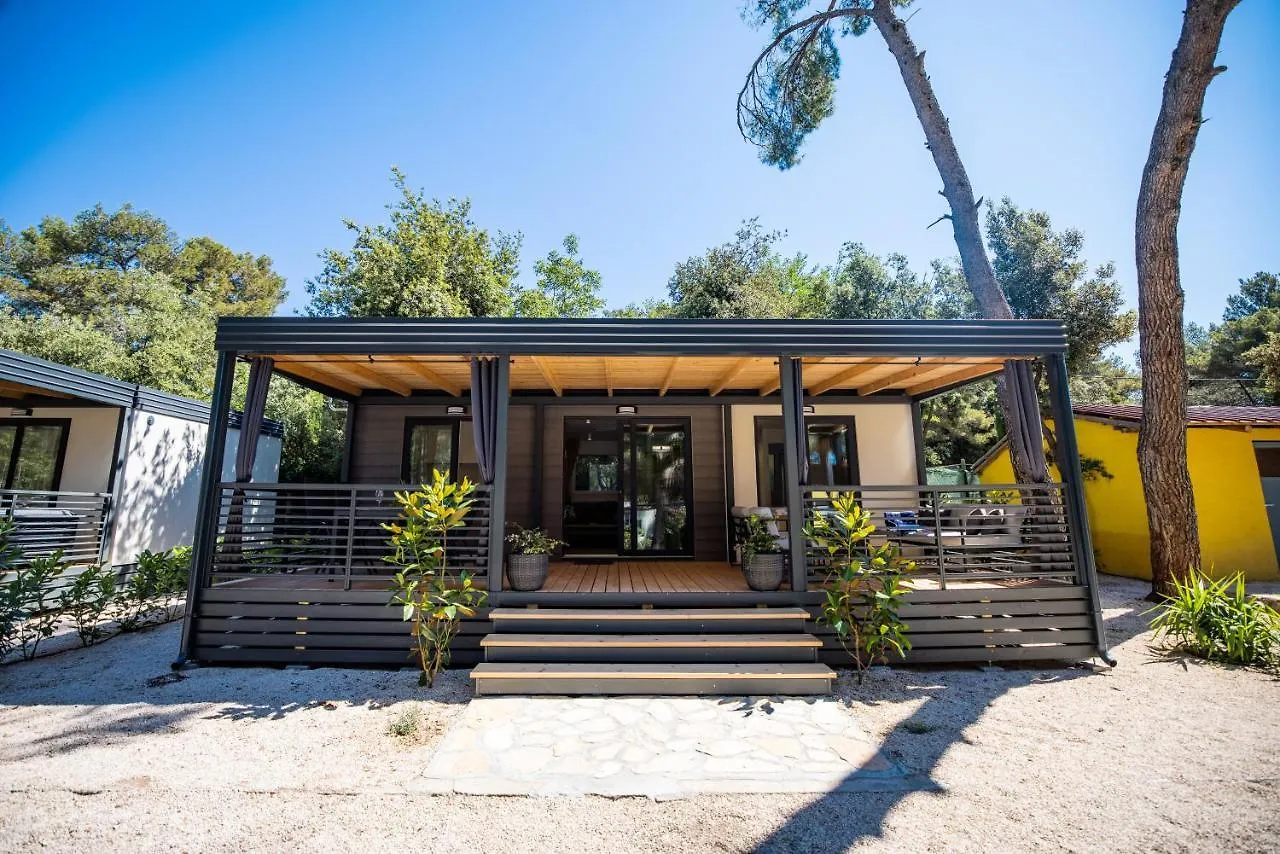 Vakantiepark Mobile Homes & Bungalows Ljutic Biograd Na Moru