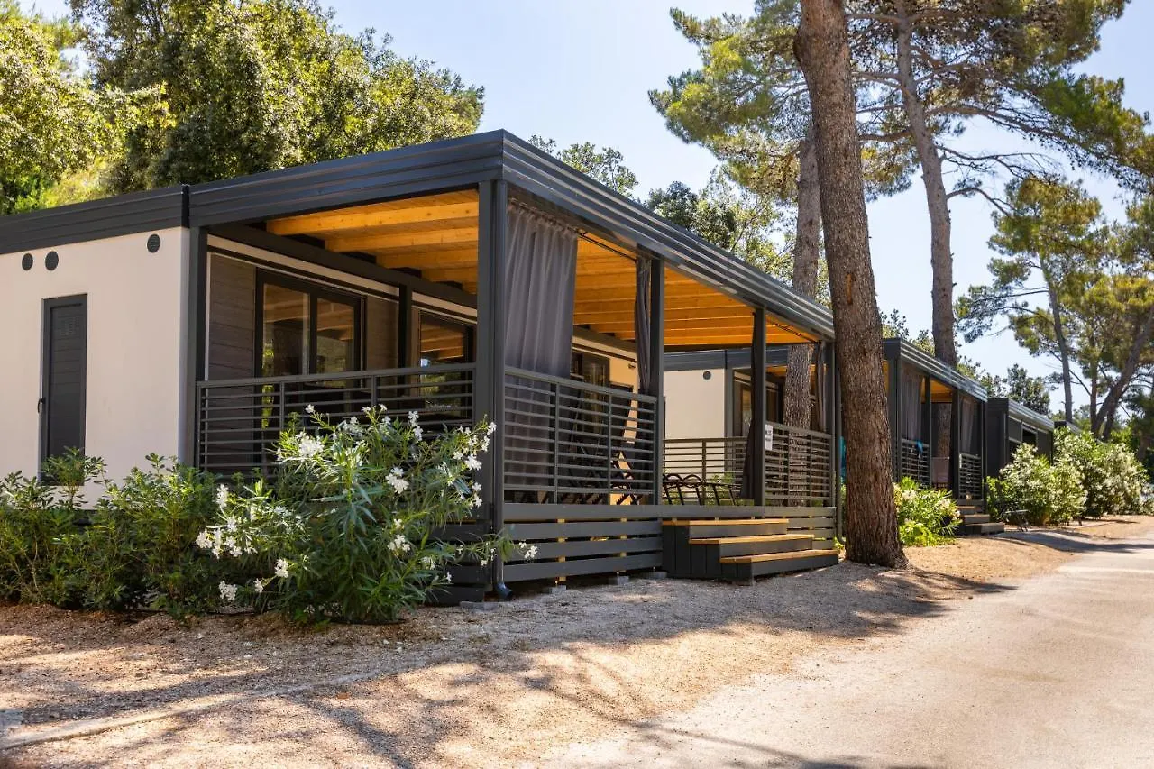 Mobile Homes & Bungalows Ljutic Biograd Na Moru