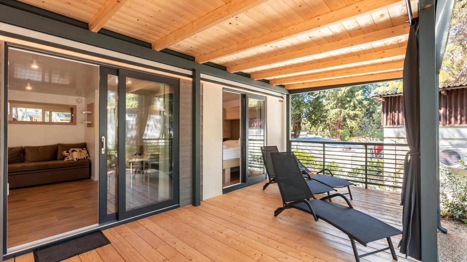 *** ホリデーパーク Mobile Homes & Bungalows Ljutic ビオグラード・ナ・モル クロアチア