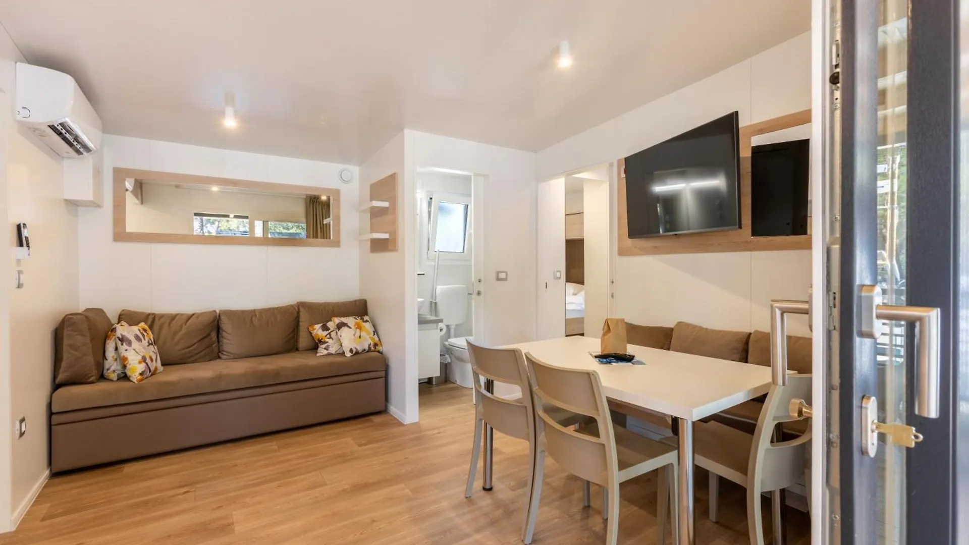 Vakantiepark Mobile Homes & Bungalows Ljutic Biograd Na Moru