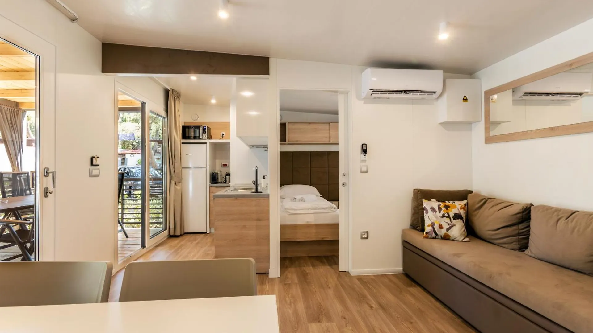 *** Vakantiepark Mobile Homes & Bungalows Ljutic Biograd Na Moru Kroatië